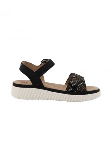 Босоножки на танкетке