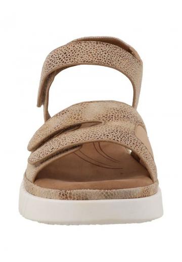 Босоножки на танкетке