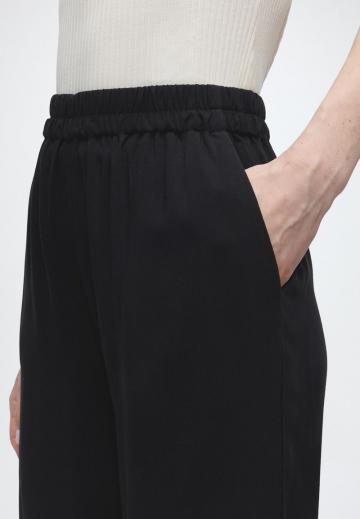 Короткие джинсы