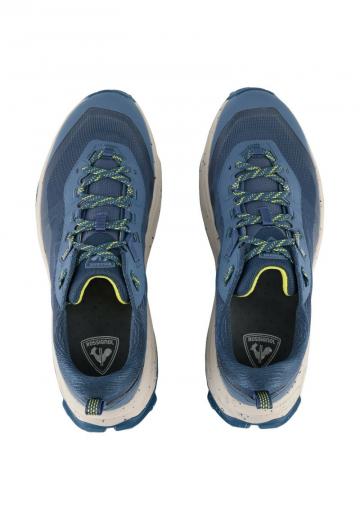 Походные кроссовки