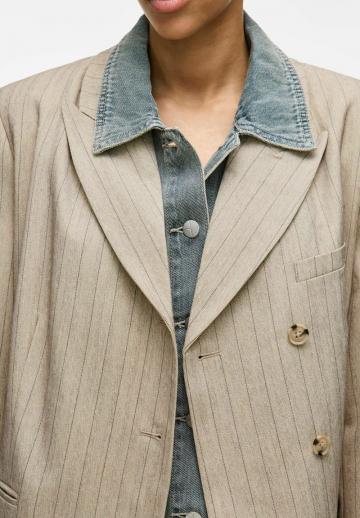 Короткое пальто