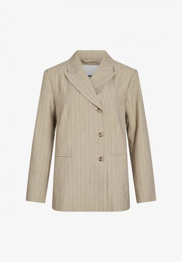 Короткое пальто