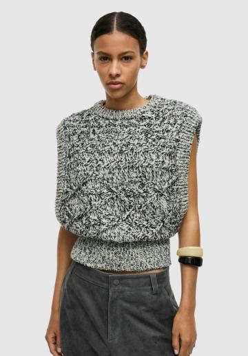 Пуловер без рукавов