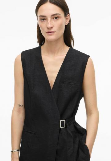 Длинный жилет