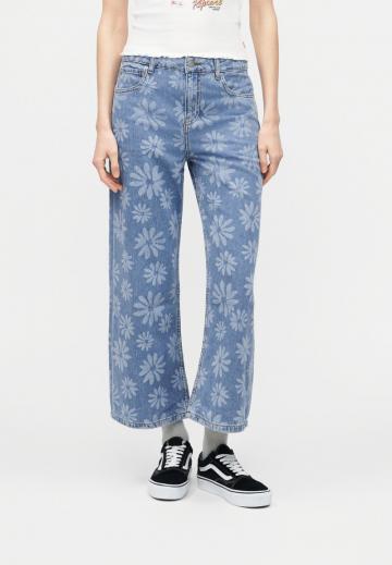 Короткие джинсы