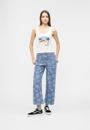 Короткие джинсы