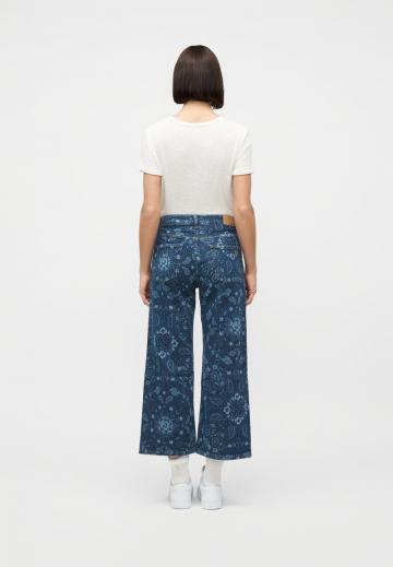 Свободные джинсы