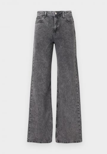 Свободные джинсы