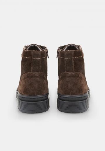 Ботинки на шнуровке