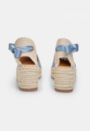 Туфли на шнуровке