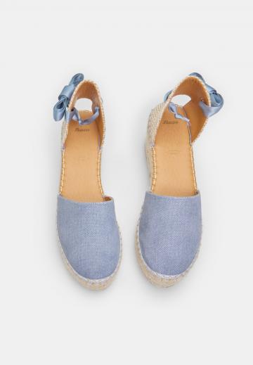 Туфли на шнуровке