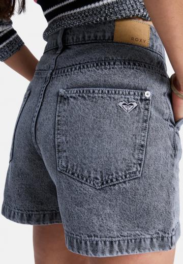 Джинсовые шорты