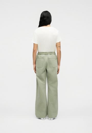 Клешеные джинсы