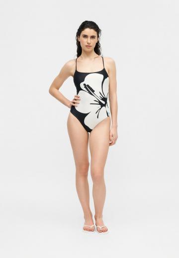 Слитный купальник