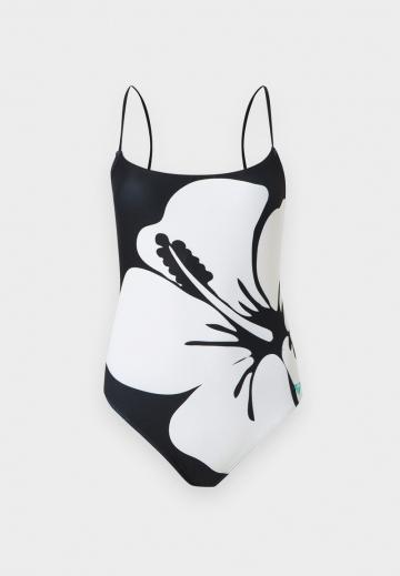 Слитный купальник