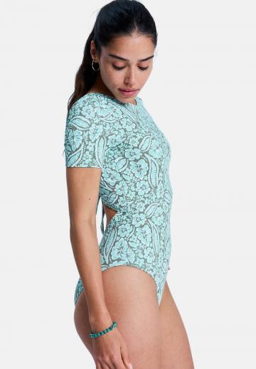 Слитный купальник