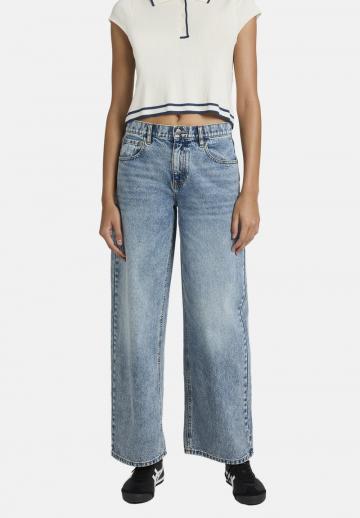 Свободные джинсы