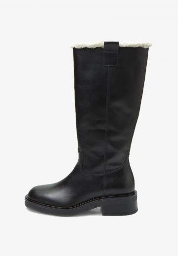 Зимние ботинки