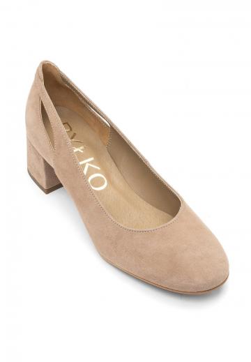 Туфли с высоким носом