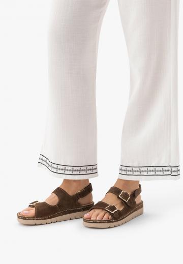 Босоножки на танкетке