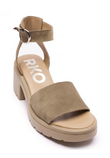 Босоножки на платформе