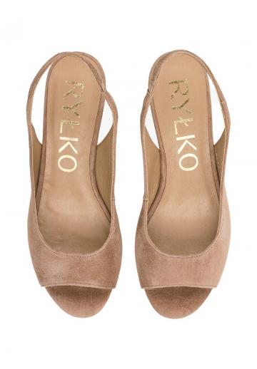 Туфли с открытым носом