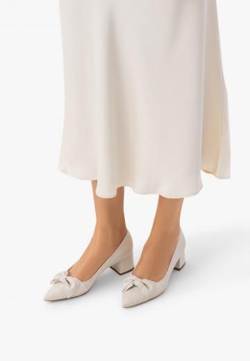 Туфли с высоким носом