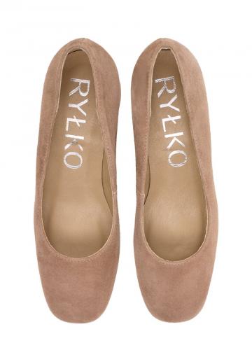 Туфли с высоким носом