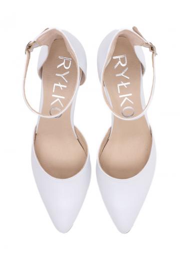 Туфли с ремешком