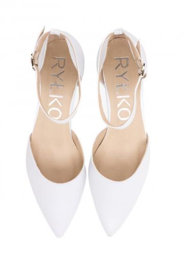 Туфли с ремешком