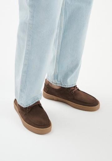 Ботинки на шнуровке