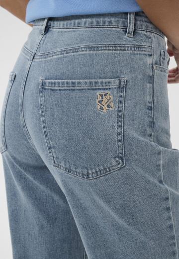 Прямые джинсы