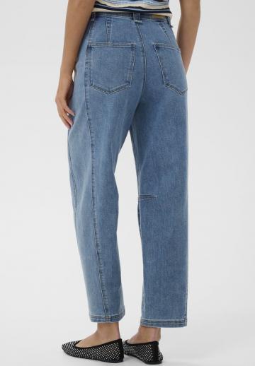 Прямые джинсы