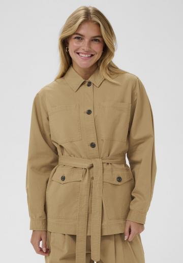 Куртка с накладнымит карманами