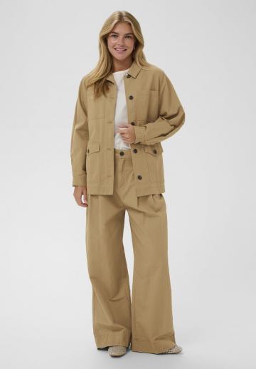 Куртка с накладнымит карманами