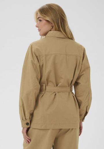 Куртка с накладнымит карманами