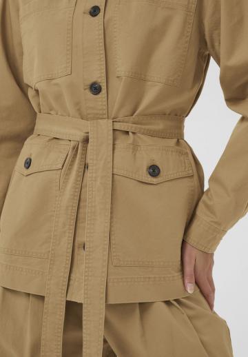 Куртка с накладнымит карманами