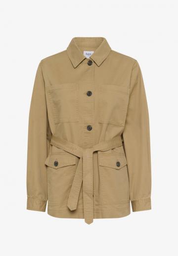 Куртка с накладнымит карманами