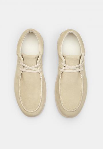 Ботинки на шнуровке