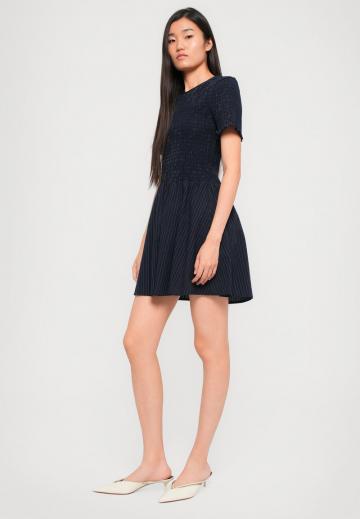 Короткое платье