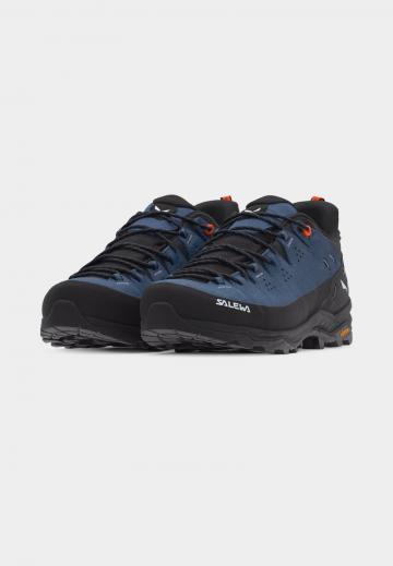 Походные кроссовки