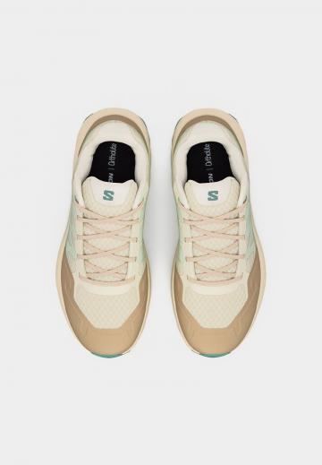 Походные ботинки