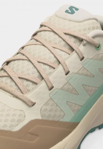 Походные ботинки