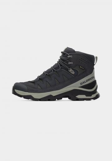 Походные ботинки