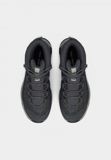 Походные ботинки