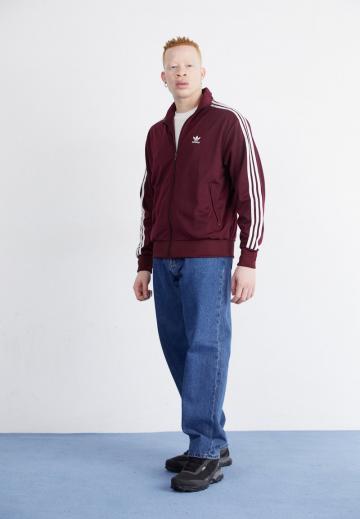 Походные ботинки