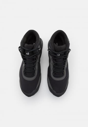 Походные ботинки