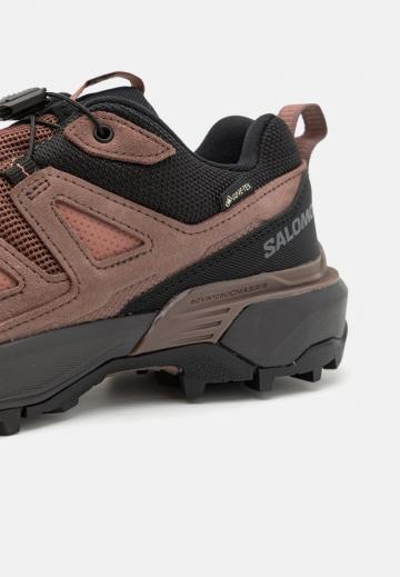 Походные ботинки