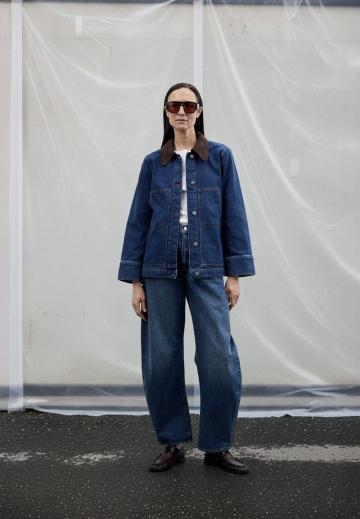 Джинсовая куртка