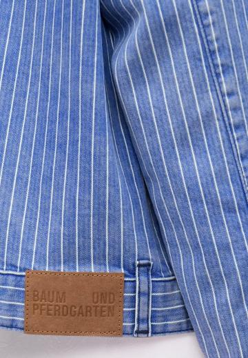 Джинсовая куртка